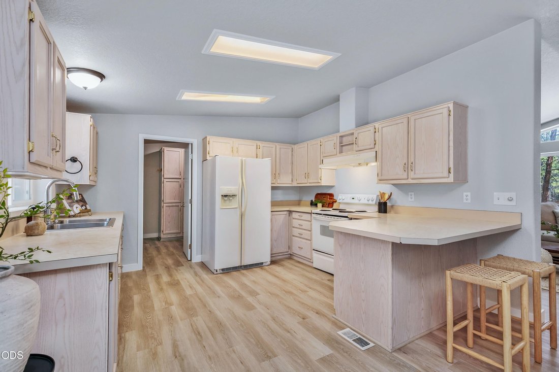 Land in Bend, Oregon, United States 5 - 18446480