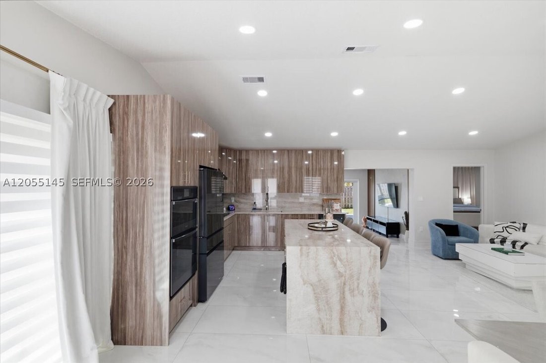 House in Miami, Florida, United States 3 - 18449446