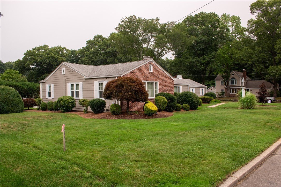 House in Warwick, Rhode Island, United States 2 - 18442236