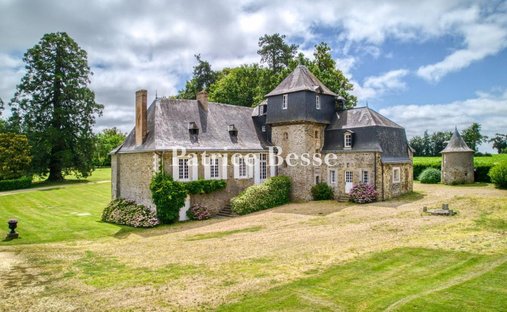 Castle in Château-Gontier, Chateau-Gontier-sur-Mayenne, France 1