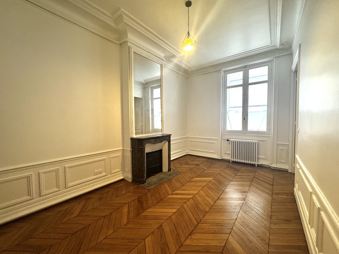 Apartment in Elysées-Madeleine, Paris 8e Arrondissement, Paris 5 - 18450356
