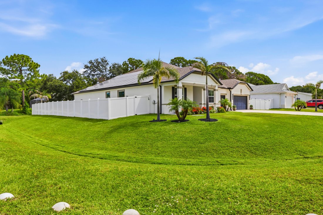 House in Port St. Lucie, Florida, United States 4 - 18450311