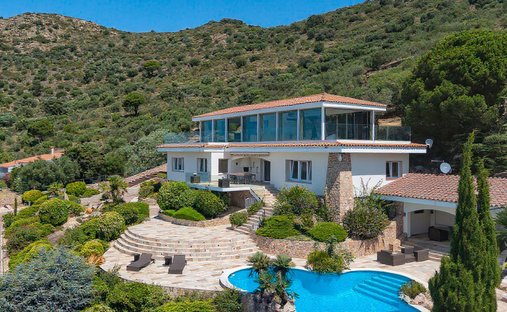 Villa in Pau, Catalonia, Spain 1