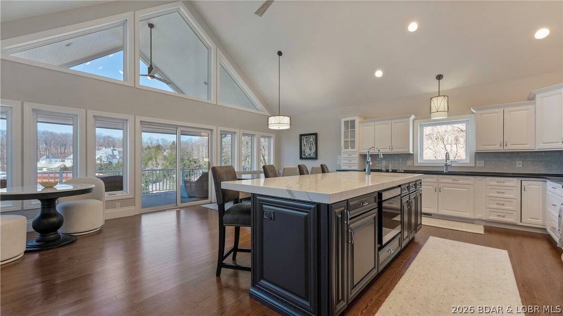 House in Sunrise Beach, Missouri, United States 4 - 18446240