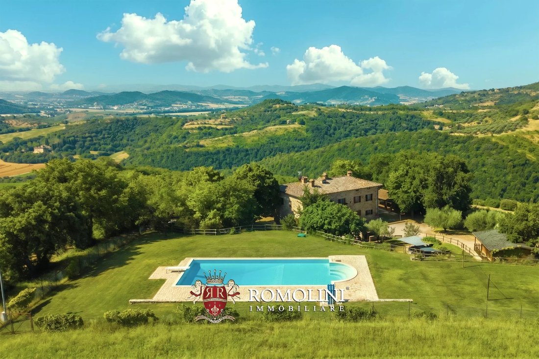 Maison à Corciano, Ombrie, Italie 1 - 15663580