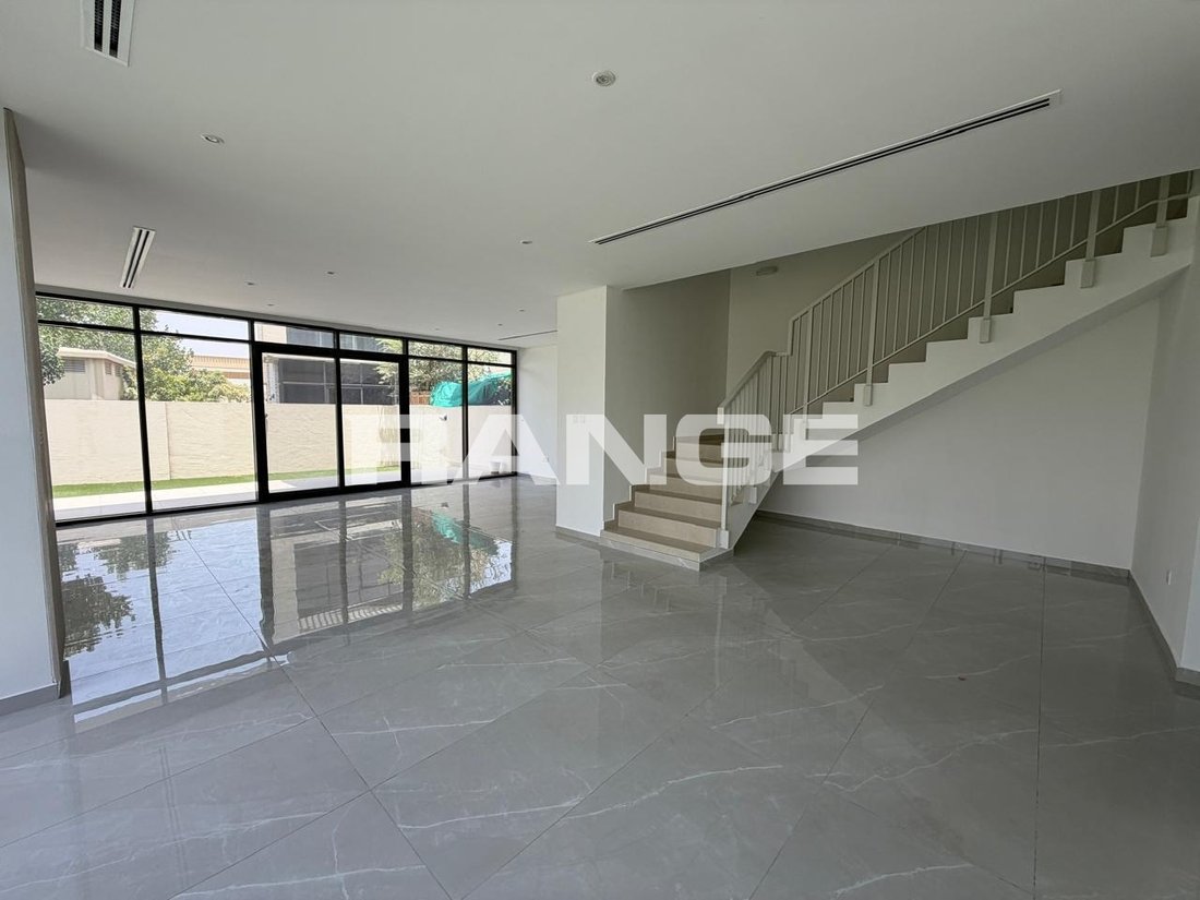 Villa in Damac Hills, Dubai, United Arab Emirates 2 - 17546641