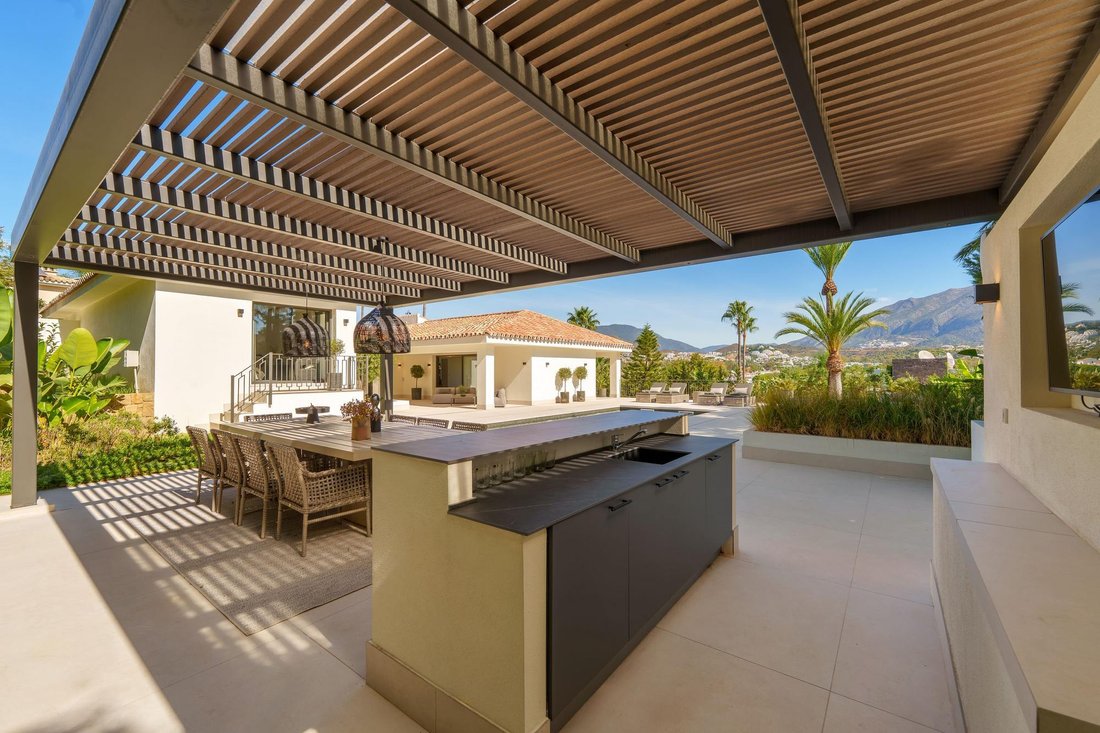 Villa in Nueva Andalucia, Marbella, Spain 3 - 18446516