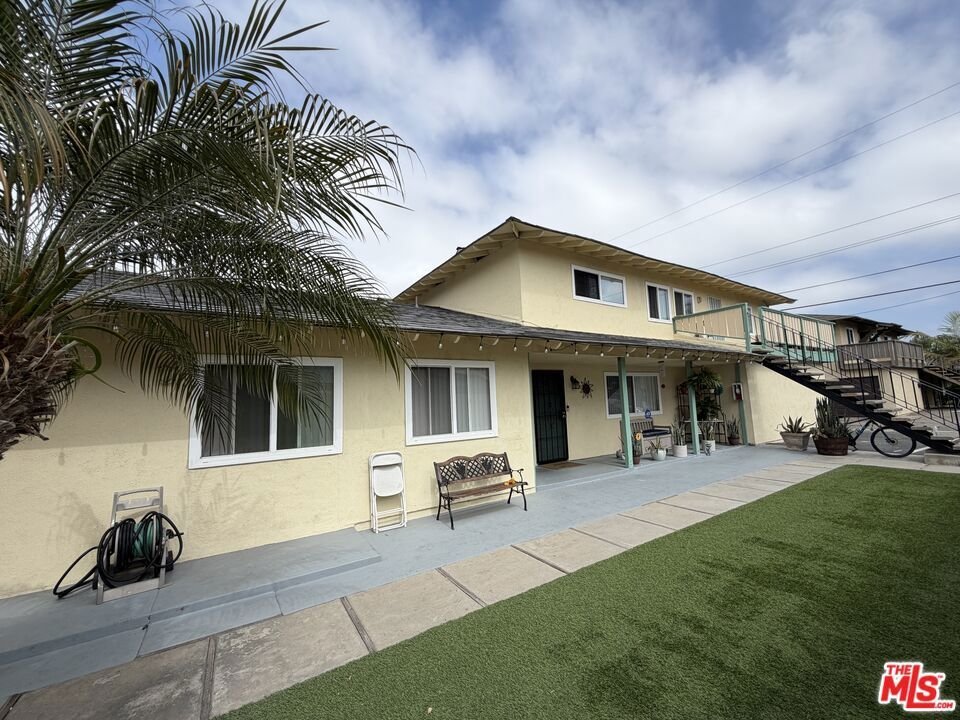 Huntington Beach, California, United States 2 - 18449851