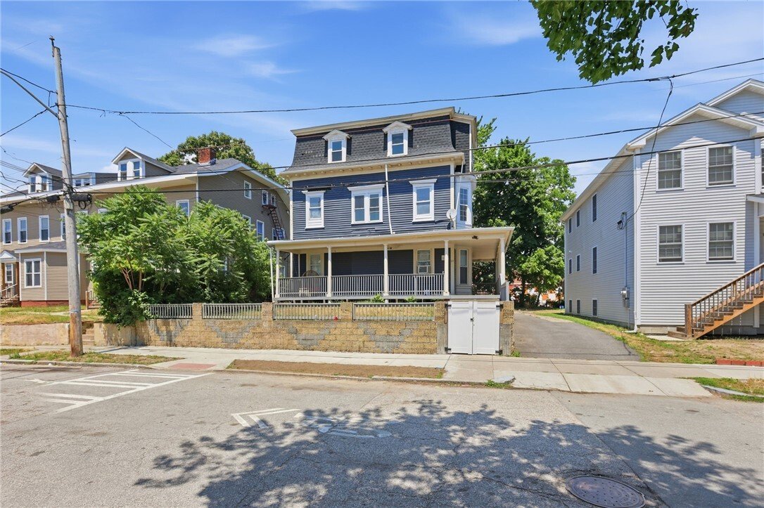 Cranston, Rhode Island, United States 1 - 18449021