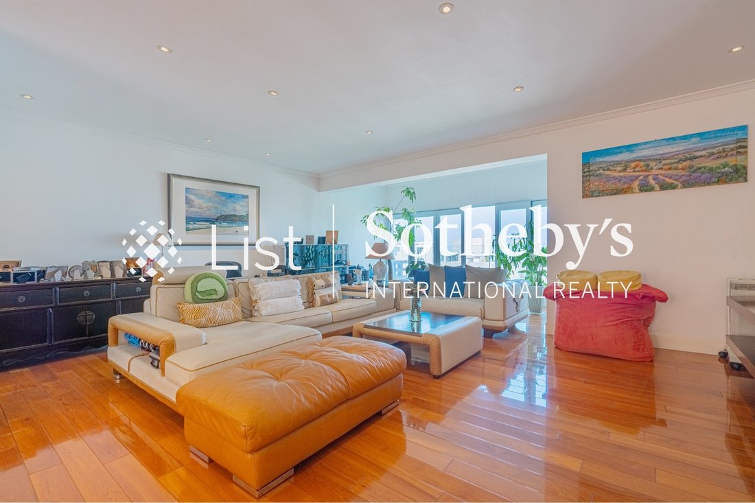 Apartment in Mid-Levels West, Hong Kong 1 - 18452373