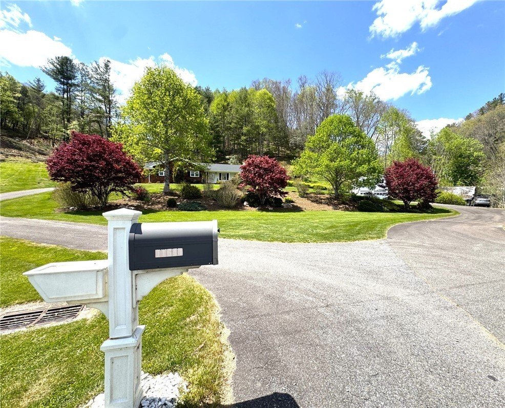 House in Creston, North Carolina, United States 4 - 18448863
