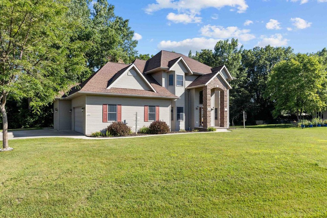 House in Oshkosh, Wisconsin, United States 3 - 18449203