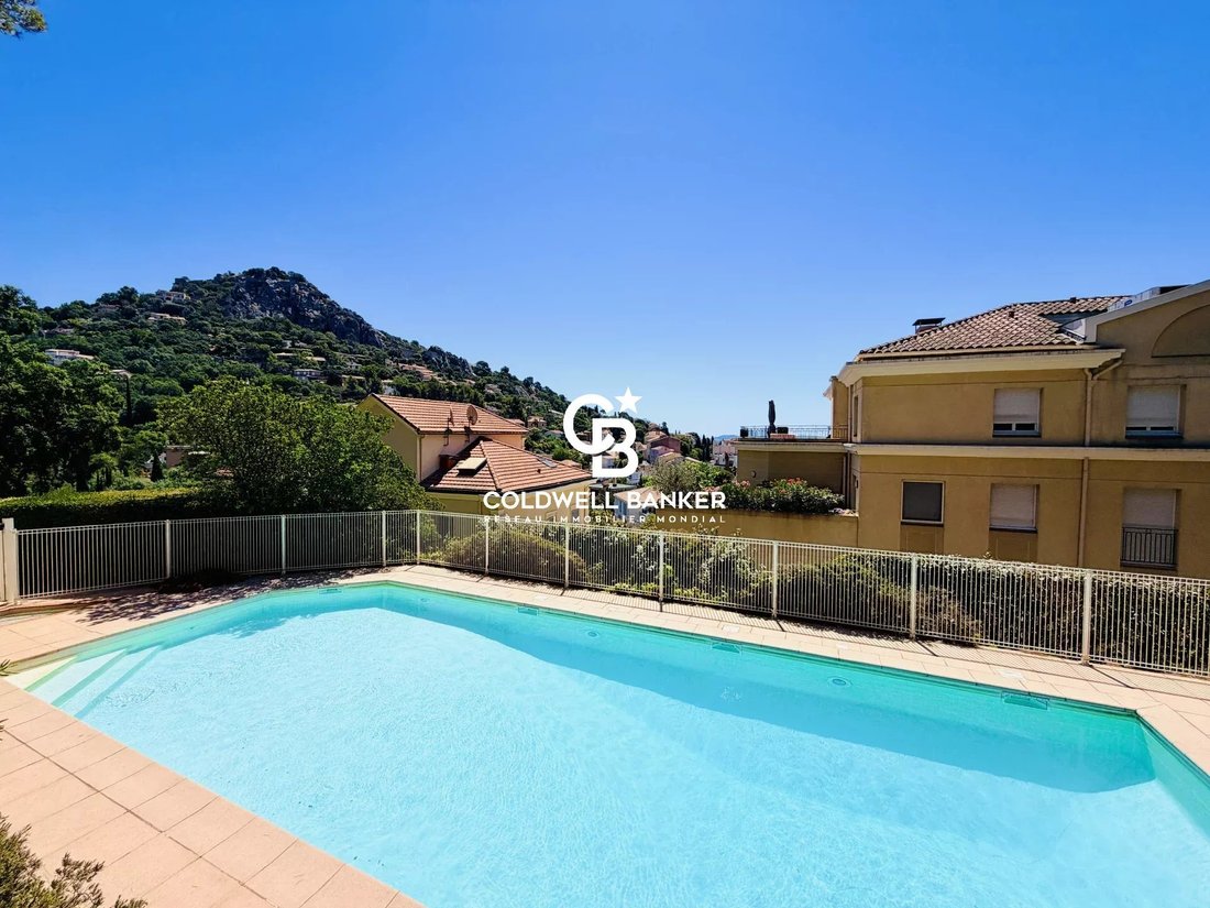 Appartement à Hyères, Provence-Alpes-Côte d'Azur, France 1 - 18448128
