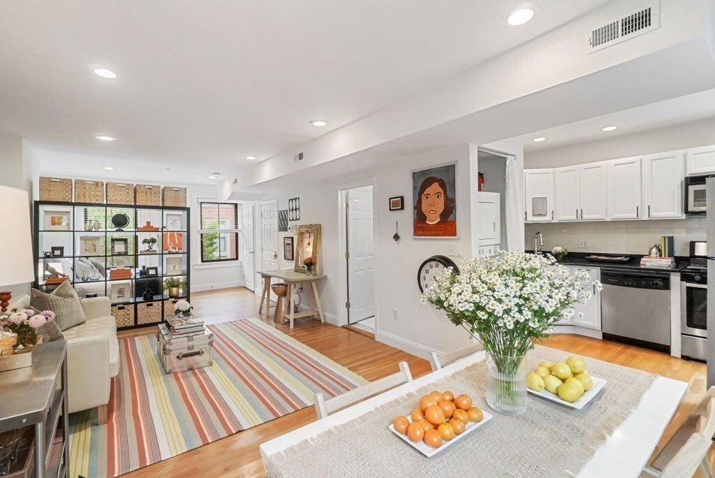 Condo in Boston, Massachusetts, United States 5 - 18451392