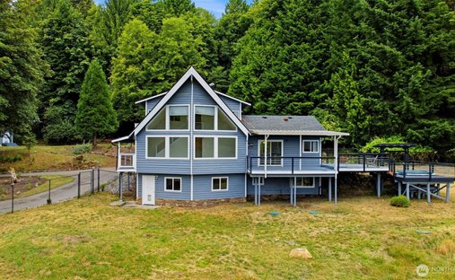 House in Lilliwaup, Washington, United States 1