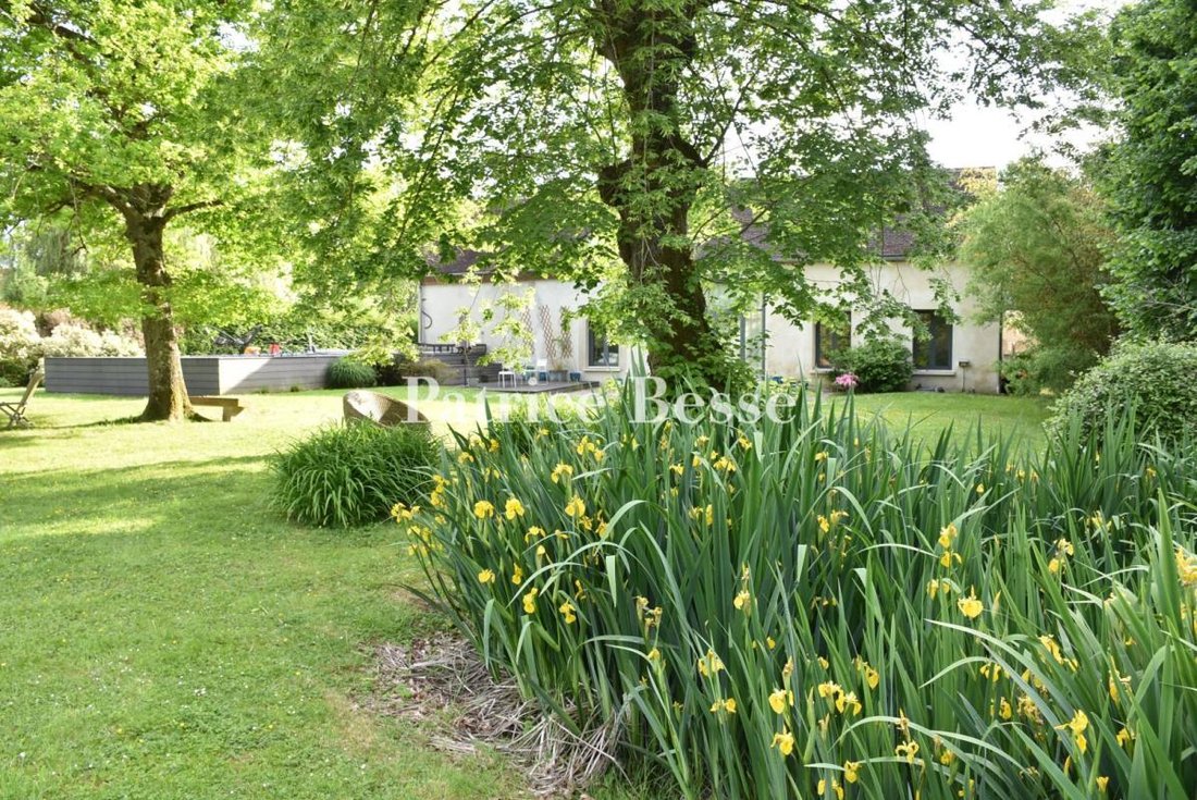 Farm Ranch in Villeneuve-l'Archevêque, Bourgogne-Franche-Comté, Frankreich 1 - 18449220