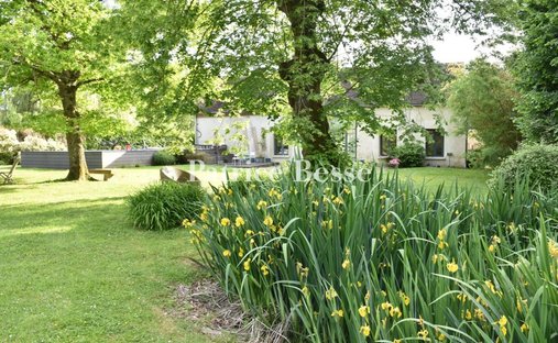 Farm Ranch in Villeneuve-l'Archeveque, Bourgogne – Franche-Comté, France 1