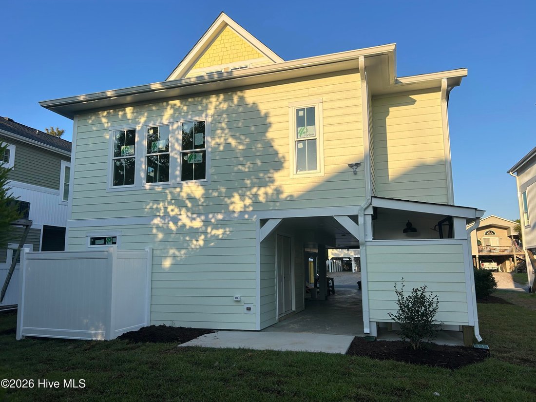 House in Oak Island, North Carolina, United States 2 - 18446799