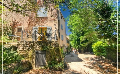 House in Cornillon-Confoux, Provence-Alpes-Côte d'Azur, France 1