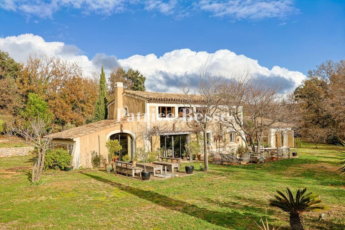 Farm Ranch in La Garde-Freinet, Provence-Alpes-Côte d'Azur, France 1 - 18449924