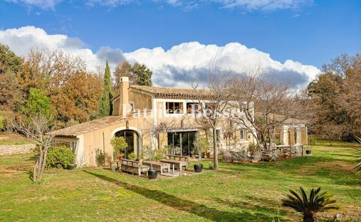 Farm Ranch in La Garde-Freinet, Provence-Alpes-Côte d'Azur, France 1