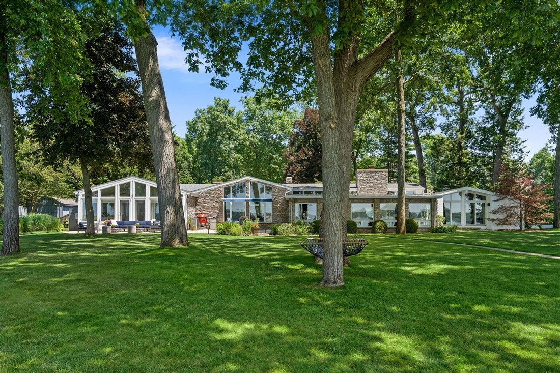 House in South Gull Lake, Michigan, United States 1 - 18446418