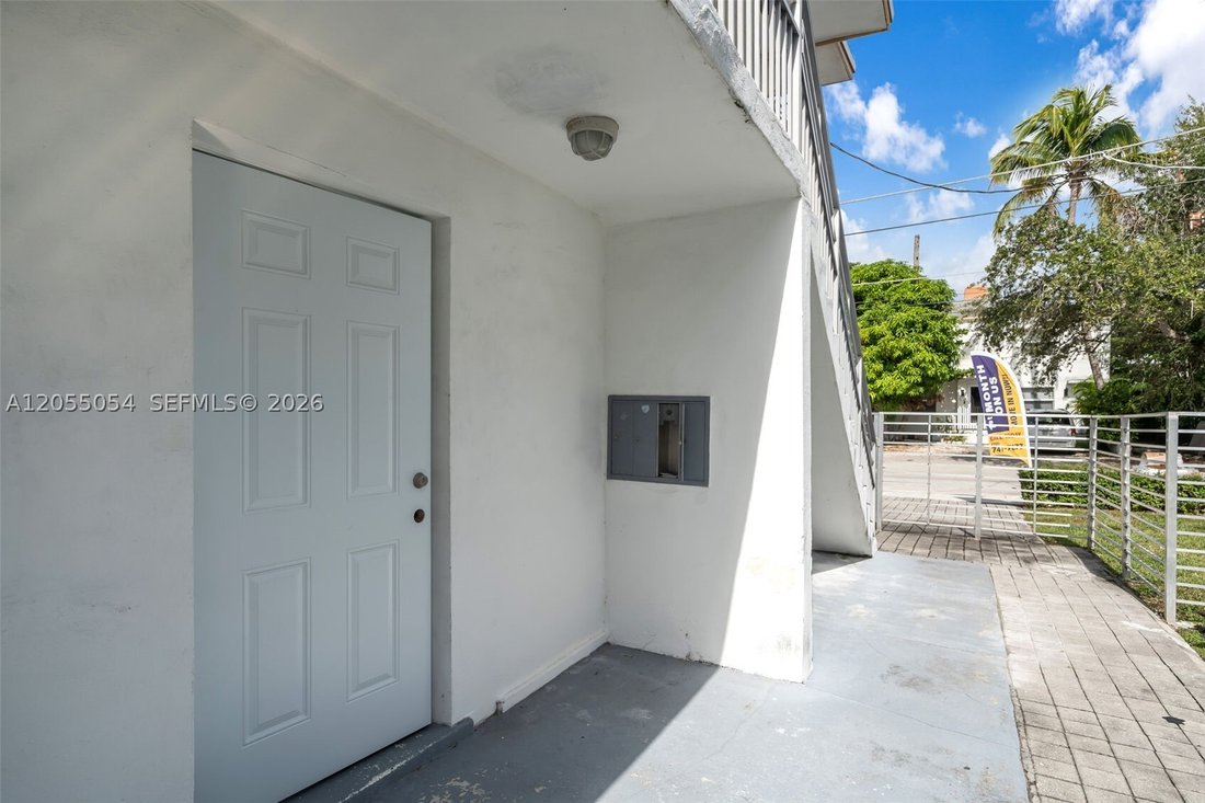 Miami, Florida, United States 3 - 18449486