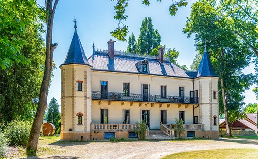 Chateau in Arrondissement of Chalon-sur-Saône, Bourgogne – Franche-Comté, France 1