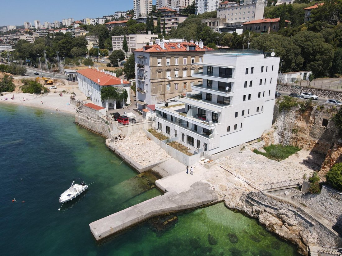 Apartment in Mjesni odbor Pecine, Grad Rijeka, Primorje-Gorski Kotar County 1 - 18451286