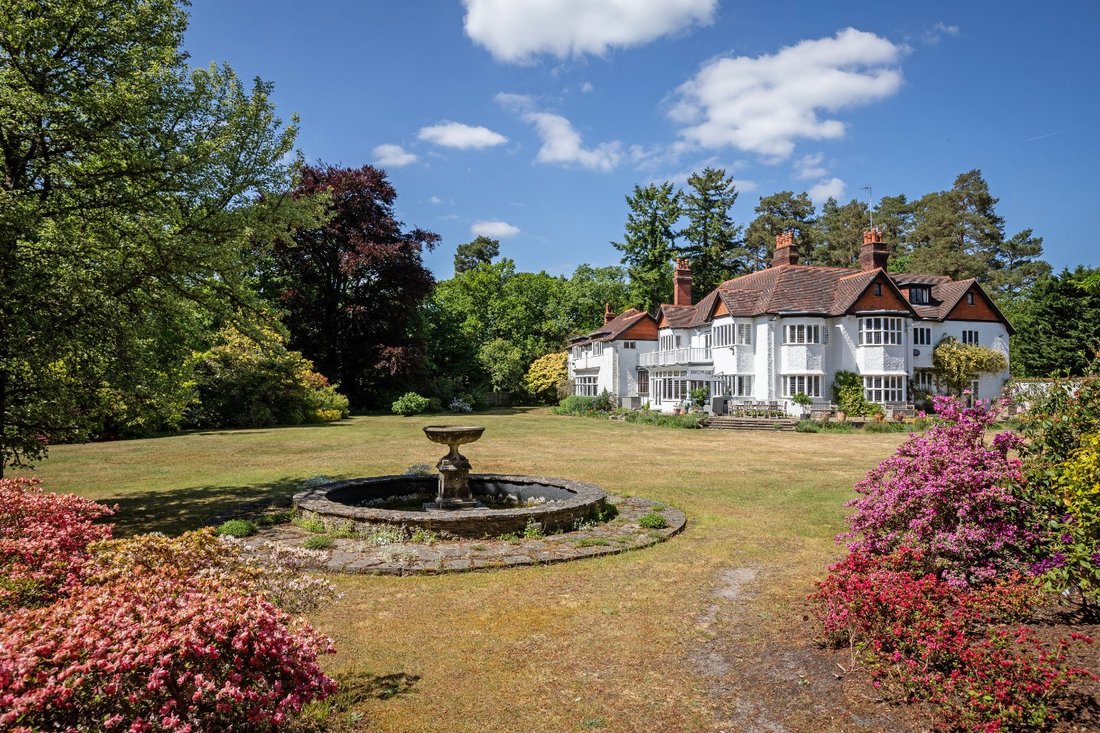 Casa en Charleshill, Inglaterra 1 - 18446601