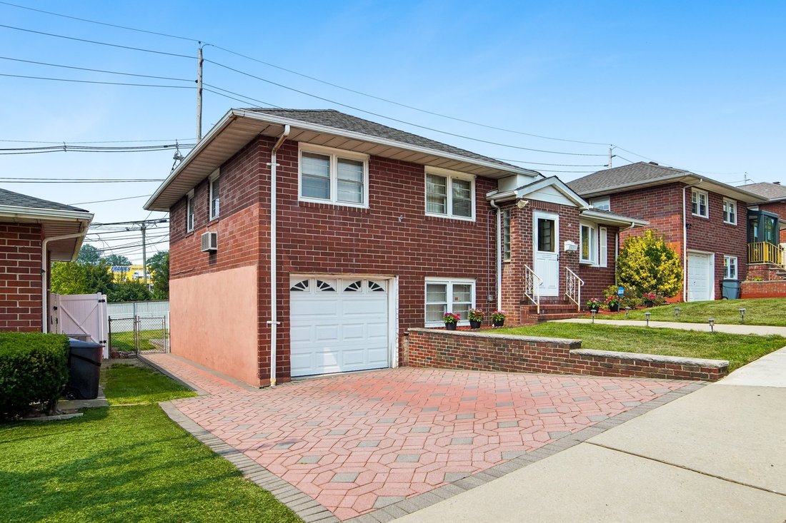 House in Secaucus, New Jersey, United States 2 - 18447741