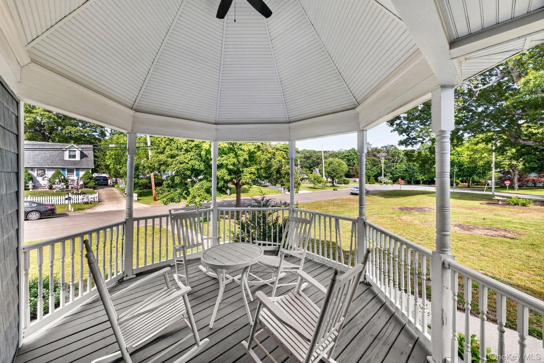 House in Nesconset, New York, United States 3 - 18450865