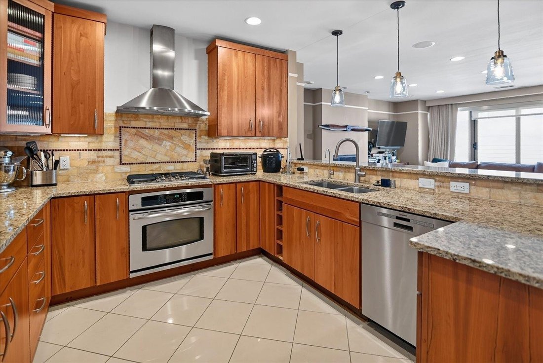 Condo in Madison, Wisconsin, United States 5 - 18448552