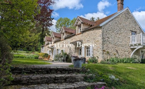 Farm Ranch in Centre Ville, Reims, France 1