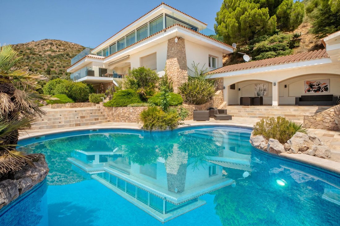 Villa in Pau, Catalonia, Spain 5 - 18446472