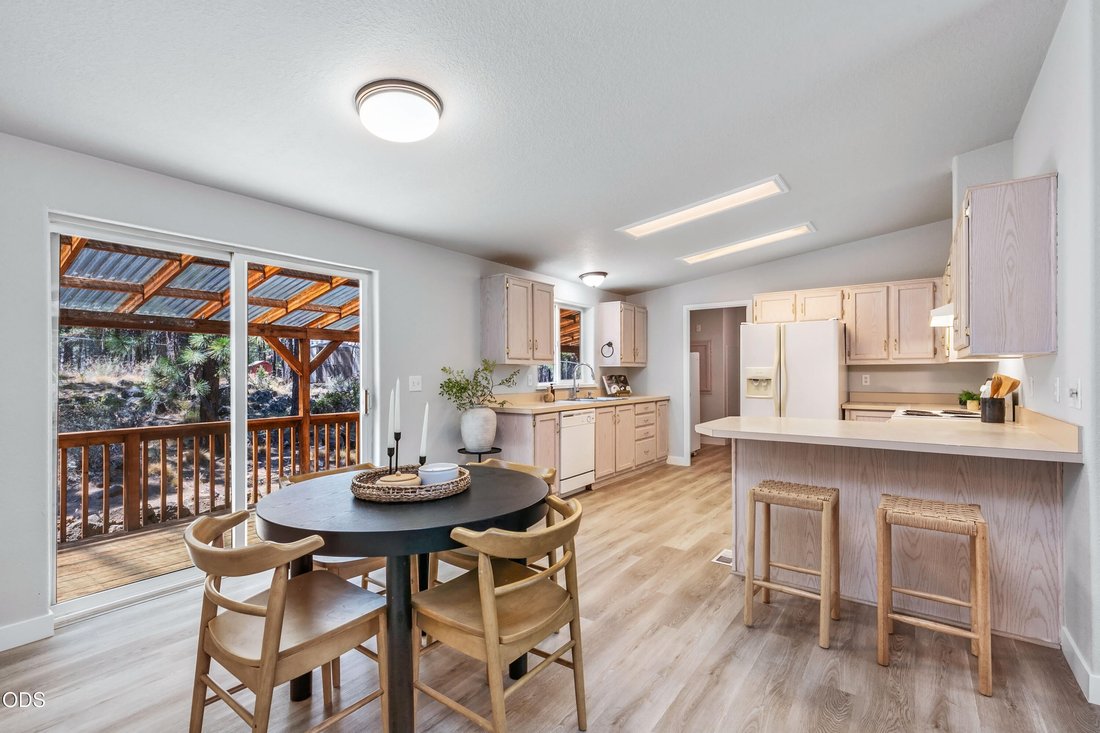 Land in Bend, Oregon, United States 3 - 18446480