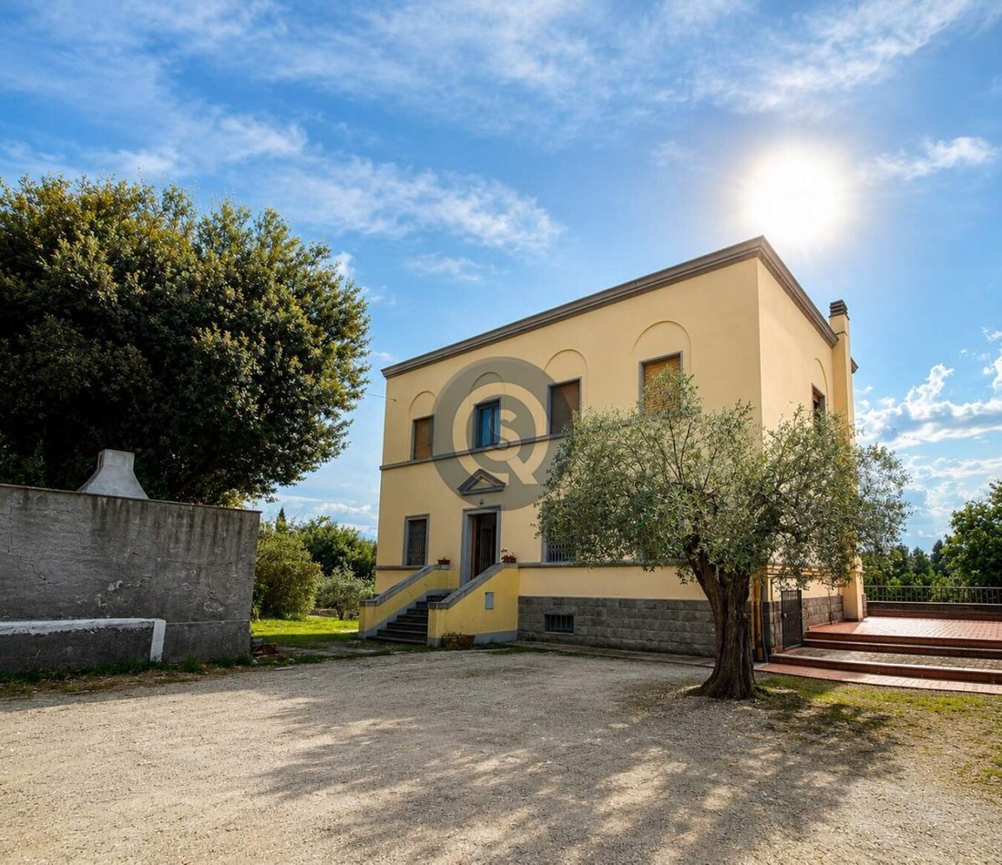 Villa in Center, Florence, Tuscany 1 - 18446150