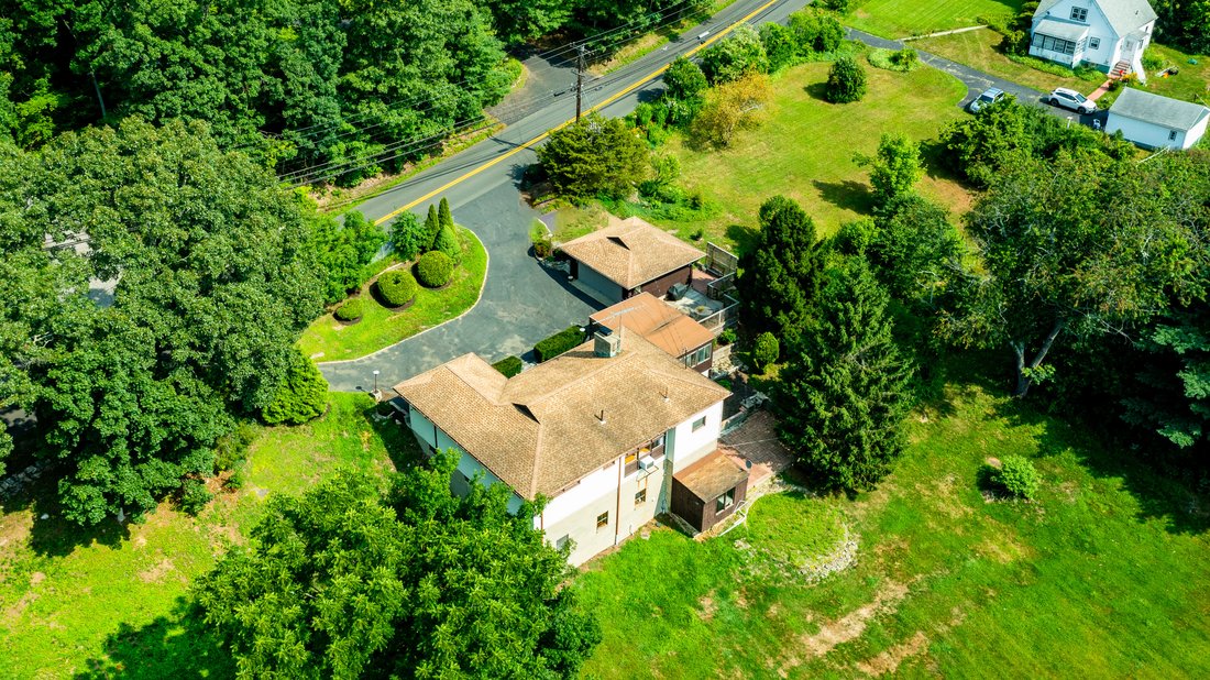 House in Shelton, Connecticut, United States 3 - 18448619