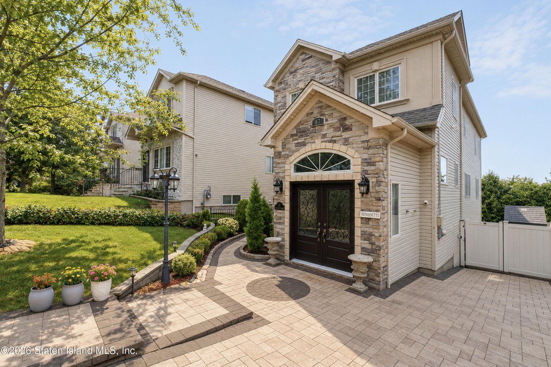 House in New York, New York, United States 2 - 18445944