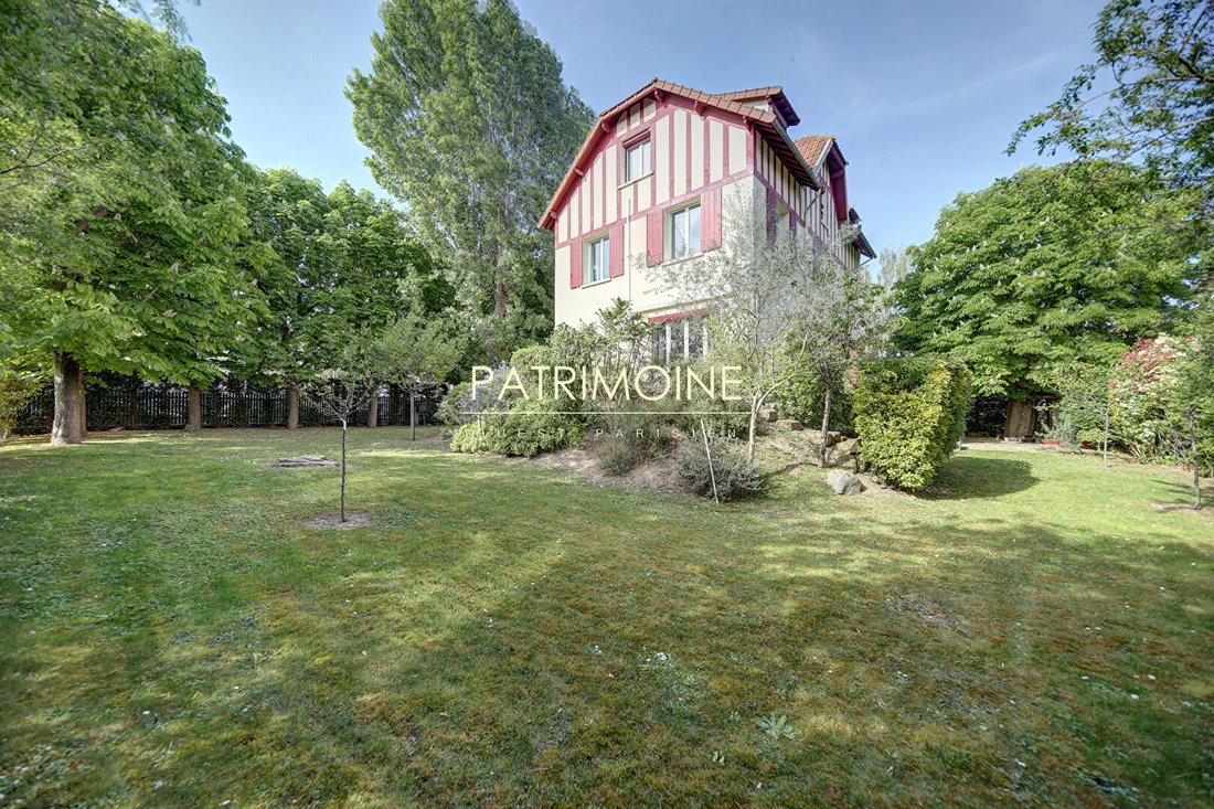 Villa in Bord de Seine-Les Martinets, Rueil-Malmaison, France 1 - 18448402