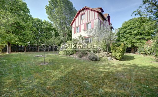 Villa in Bord de Seine-Les Martinets, Rueil-Malmaison, France 1
