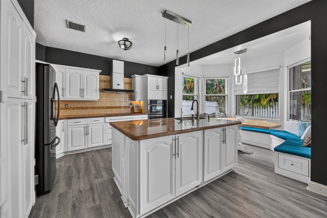 House in Miramar, Florida, United States 3 - 18447211