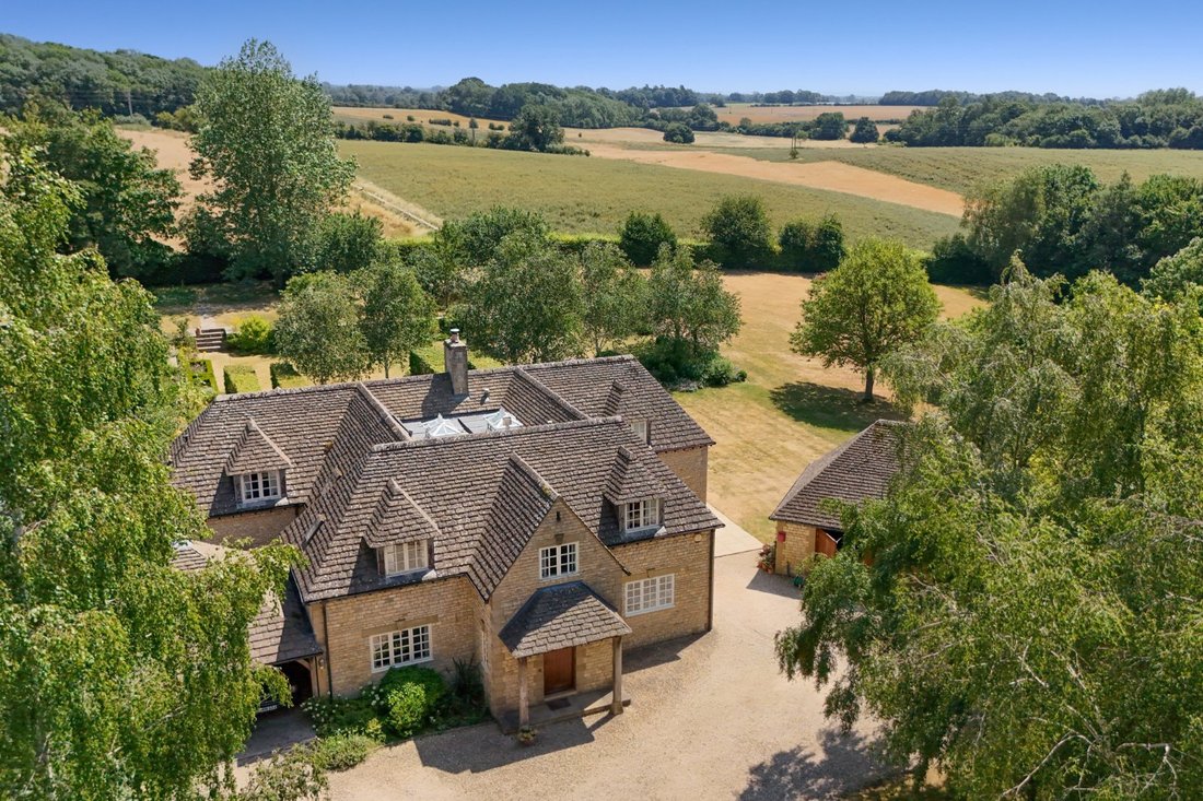 House in Gloucestershire, England 1 - 17819380