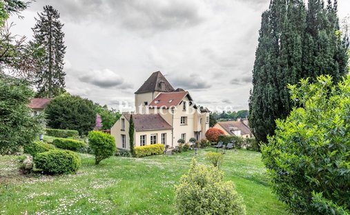 House in Chantilly, Hauts-de-France, France 1
