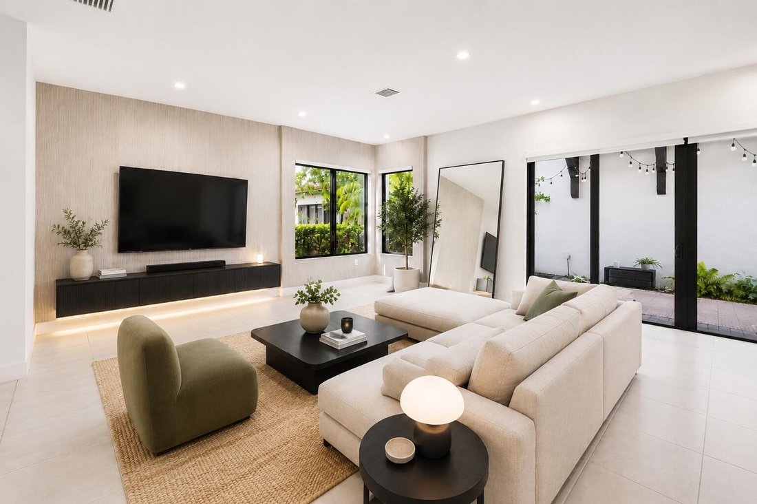 House in Miami Springs, Florida, United States 1 - 18446716