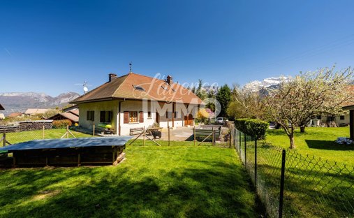 House in Sud, Saint-Jorioz, France 1