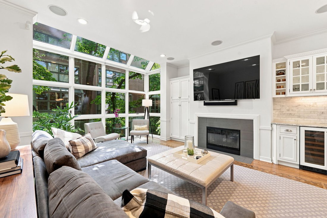Condo in Chicago, Illinois, United States 2 - 18450690