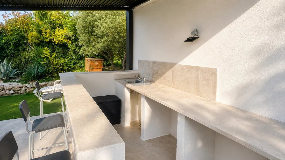 House in Le Charrel-Camp Major-Saint Mître, Aubagne, France 3 - 18451511