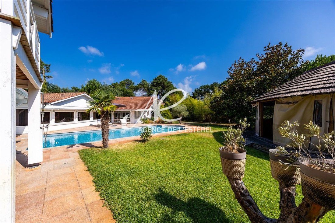 Estate in Le Moulleau-Les Abatilles, Arcachon, France 4 - 16125679