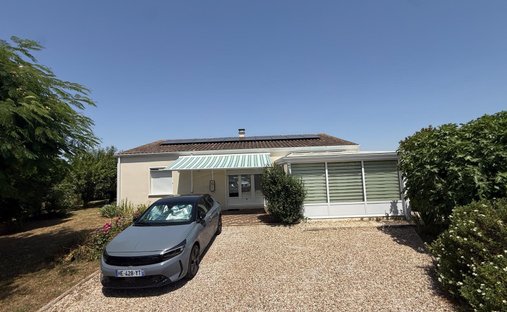 House in Saint-Palais-sur-Mer, Nouvelle-Aquitaine, France 1